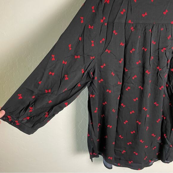 Torrid Red Bow Print Rayon Twill Tie Neck Peasant Top 3X NWT Tossed Bows - Picture 9 of 14